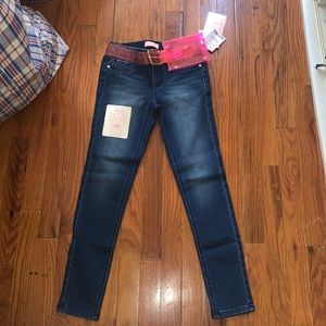 Squeeze pull on jegging